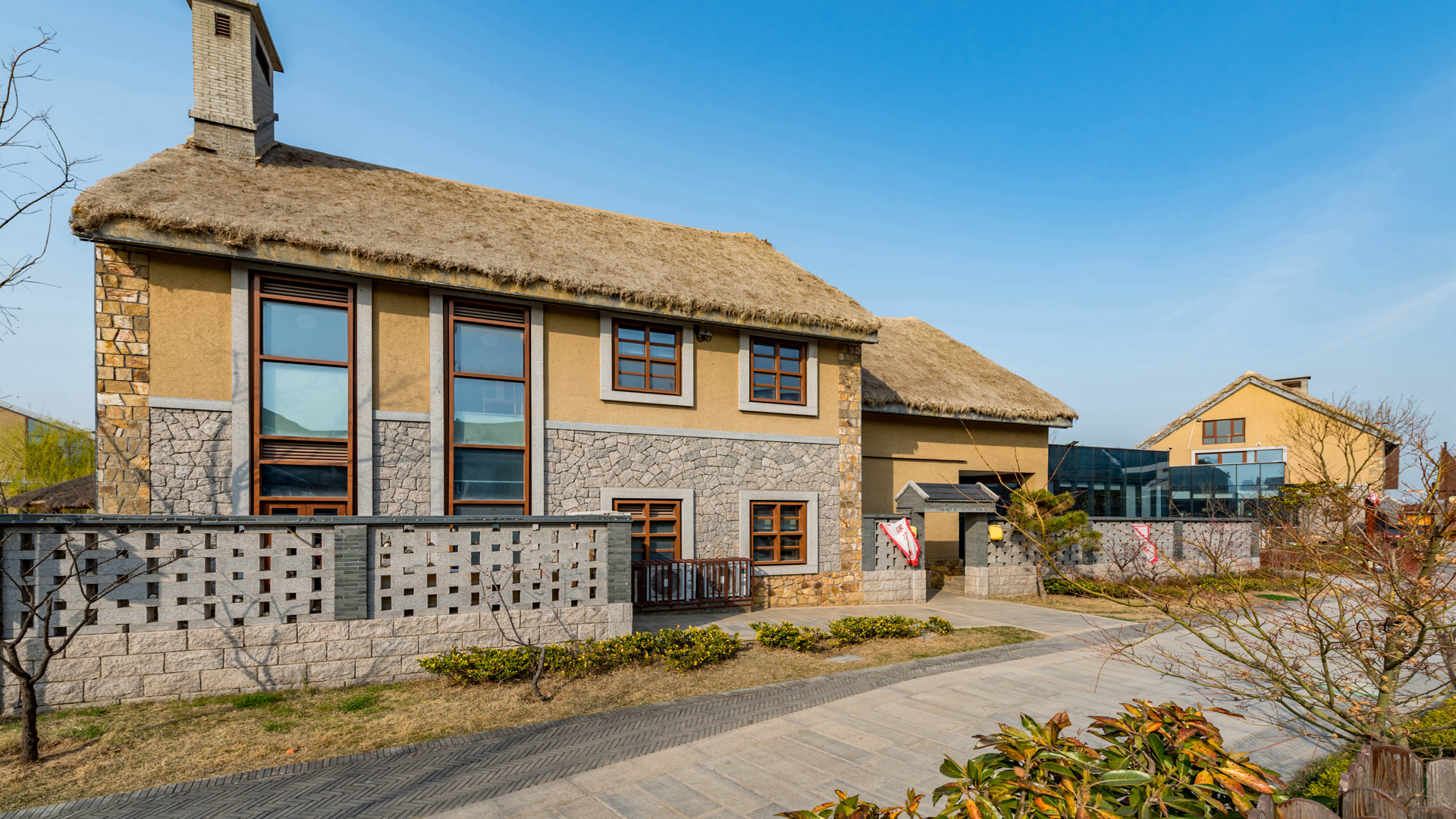 Floral Hotel·Tifu Inn (Rizhao Wanpingkou Seaside Scenic Area Branch)