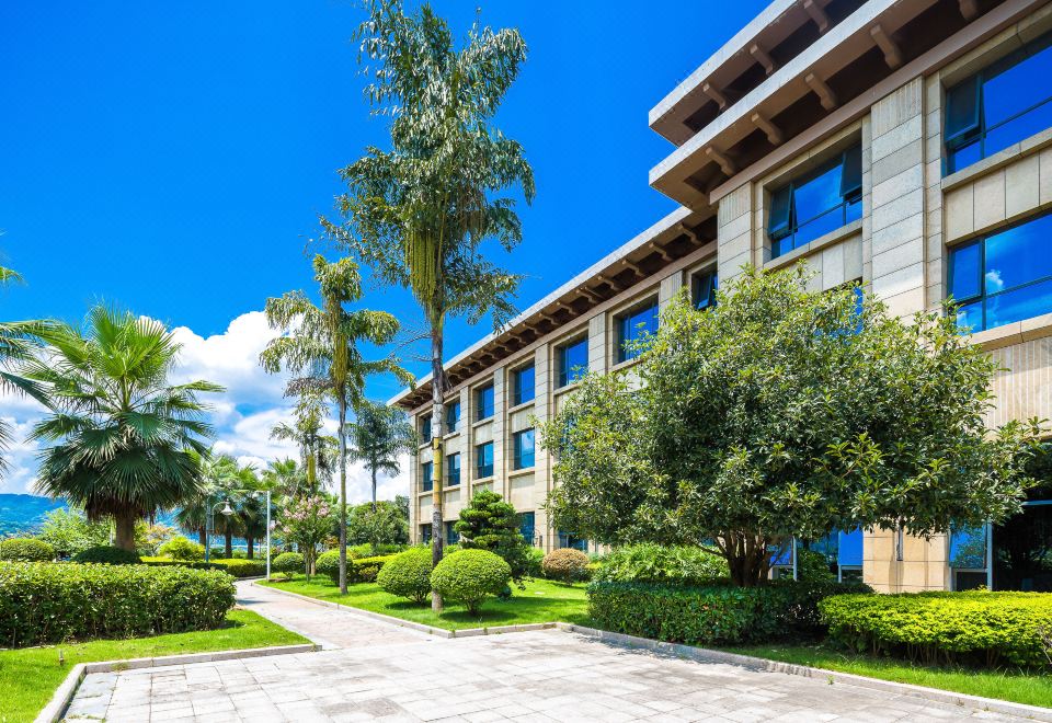 River & Holiday Grand Rezen Hotel Yunyang
