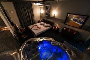 Alex Hotel On Dybenko photo 2