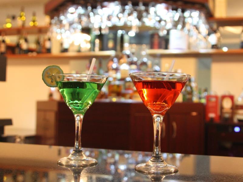 Ted & Co Bar and Lounge