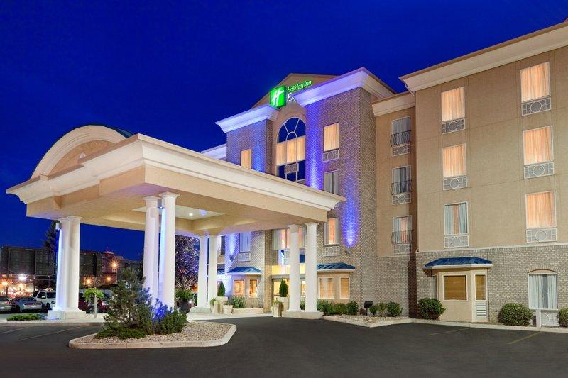 Holiday Inn Express Hotel & Suites Saskatoon image 1