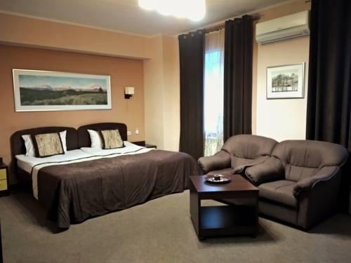 Camelot Hotel photo 5