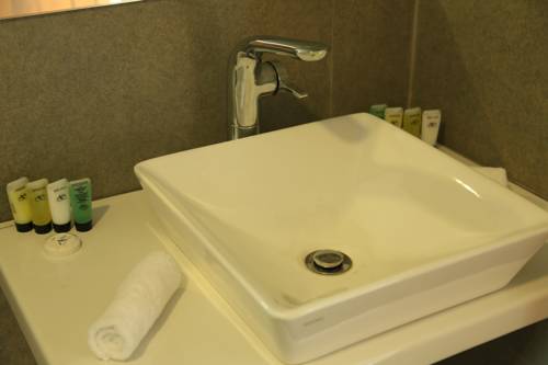 Grand Arena Hotel