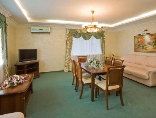 Oktyabrskaya Hotel photo 4
