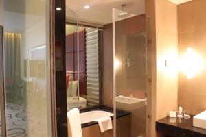 Crowne Plaza Riyadh - RDC Hotel & Convention 사우드국왕대학교 Saudi Arabia thumbnail