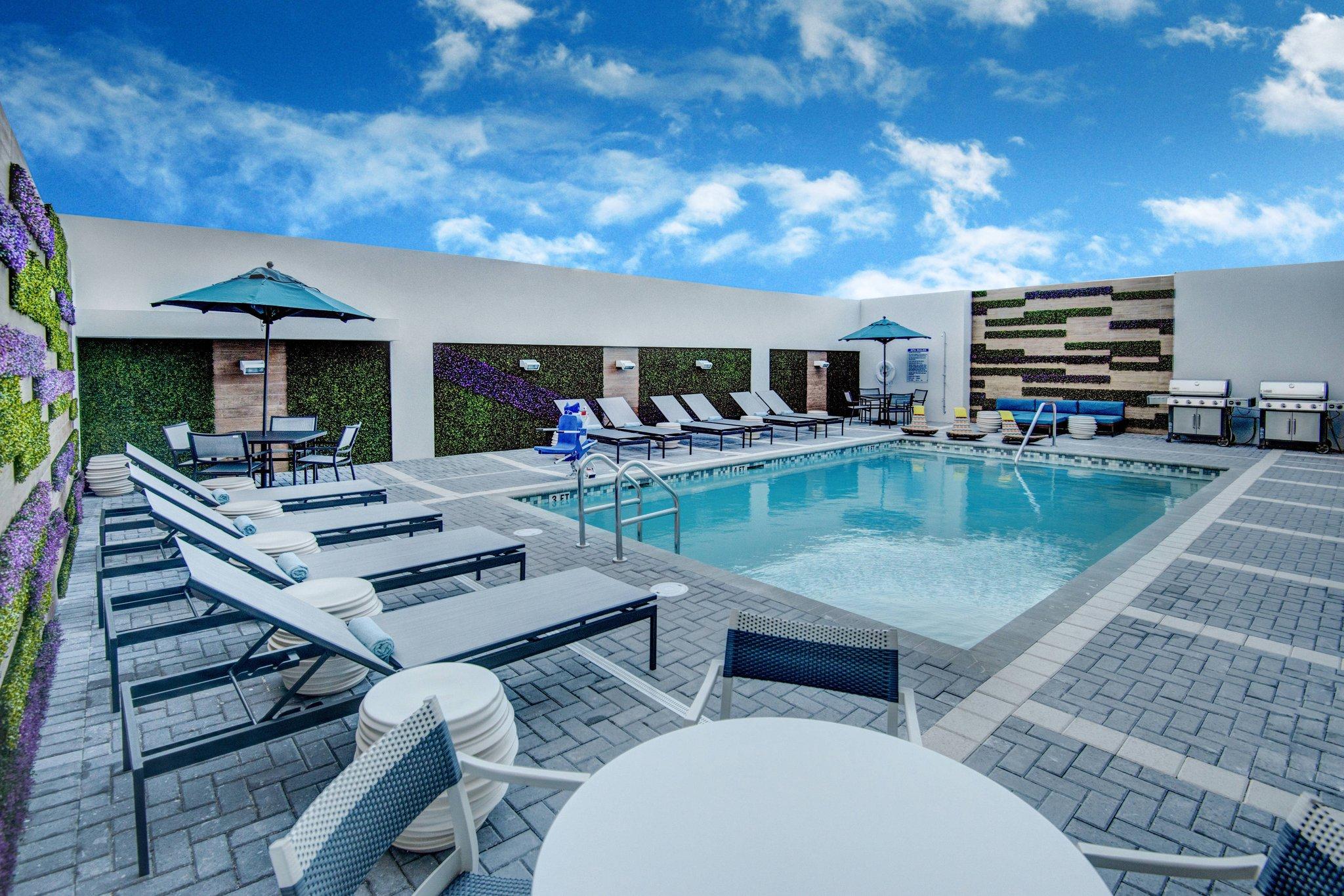 TownePlace Suites by Marriott Miami Airport image 1