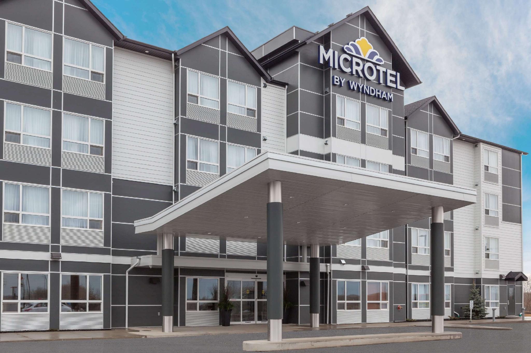 Microtel Inn & Suites by Wyndham Val-d Or image 1