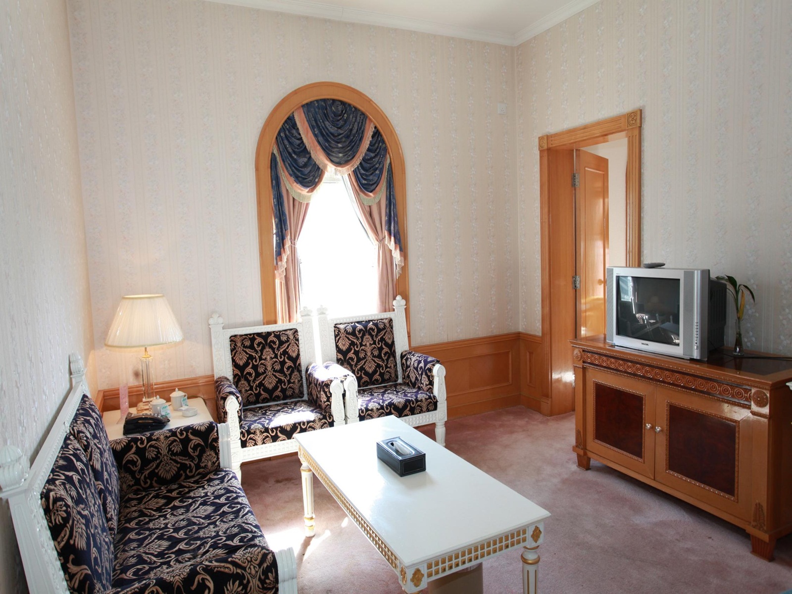 Royal Garden Hotel photo 5