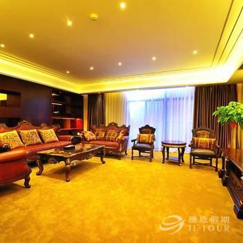 Auspicious Hotel photo 5