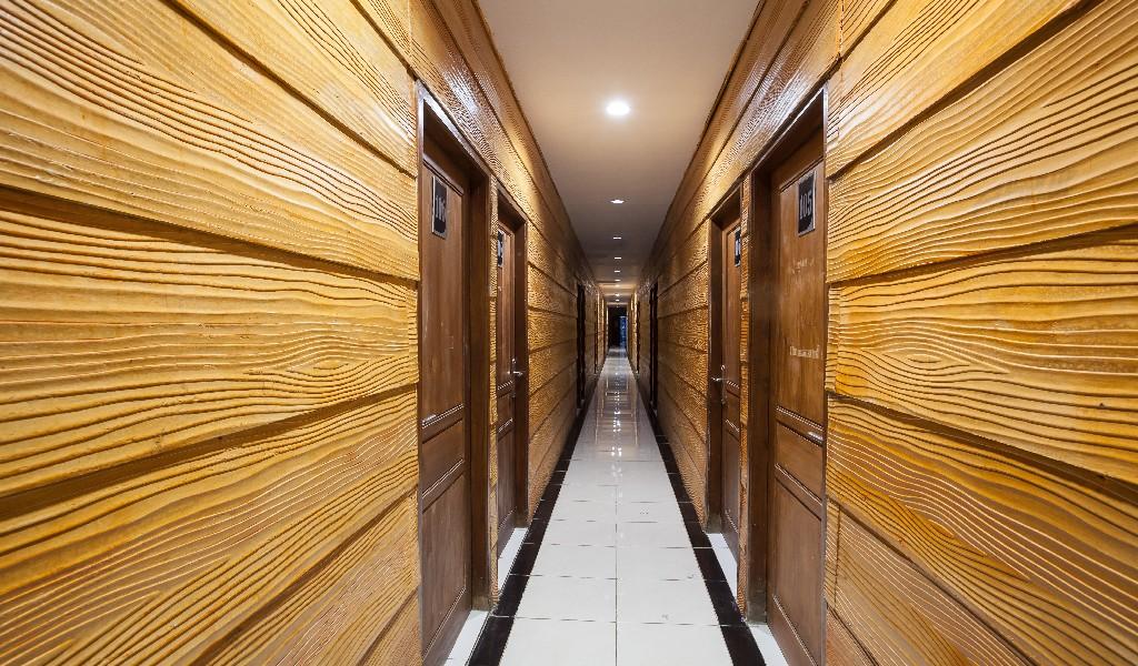 RedDoorz Plus @ Raya Sengkaling photo 2