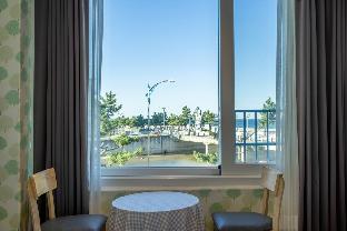 Yangyang Hajodae Conto Hotel Pension