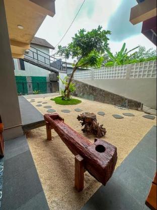 Tentrem Ayem By OYO Rooms photo 5