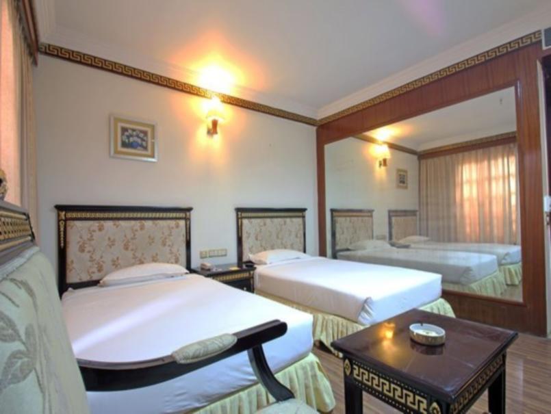 The Shelton Grand Hotel photo 2