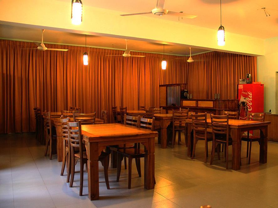 Red Dragon Hotel photo 2