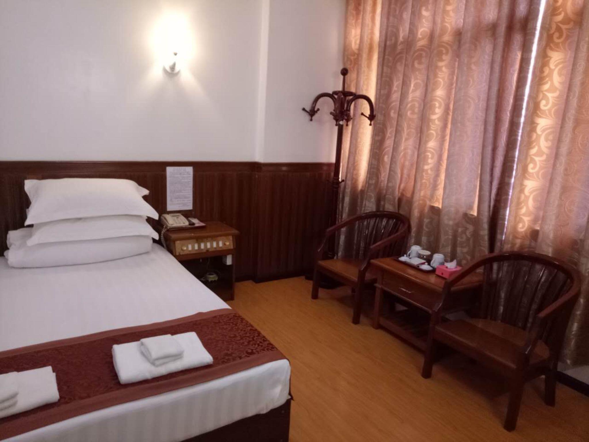 Two Dragons Hotel photo 2