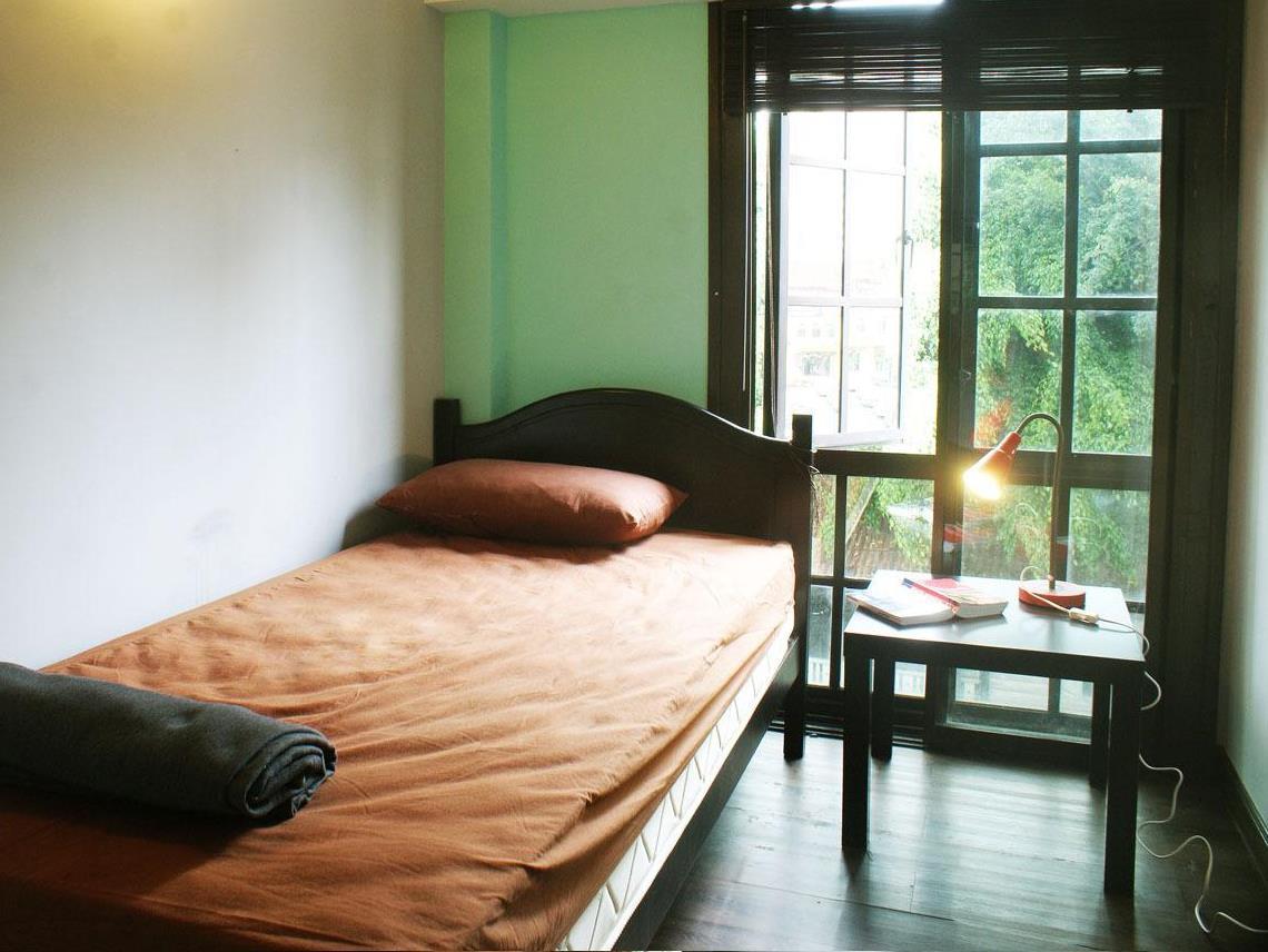 Travel Hub Guesthouse image 1