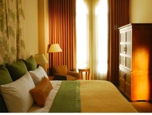 1 King Bed Executive Club Room