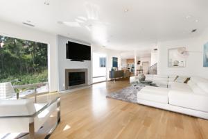 1063 - Hollywood Contemporary Compound