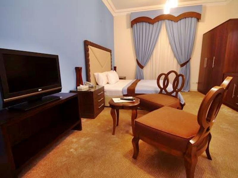 Royal Hotel & Suites photo 4
