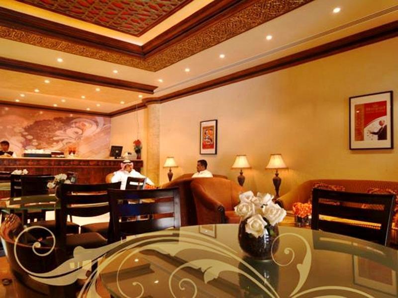 Royal Hotel & Suites photo 2