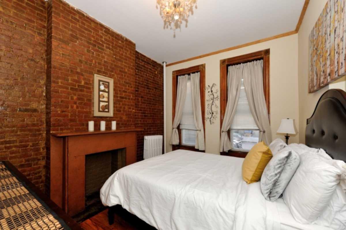 Fantastic 2 bedroom Midtown East 8569