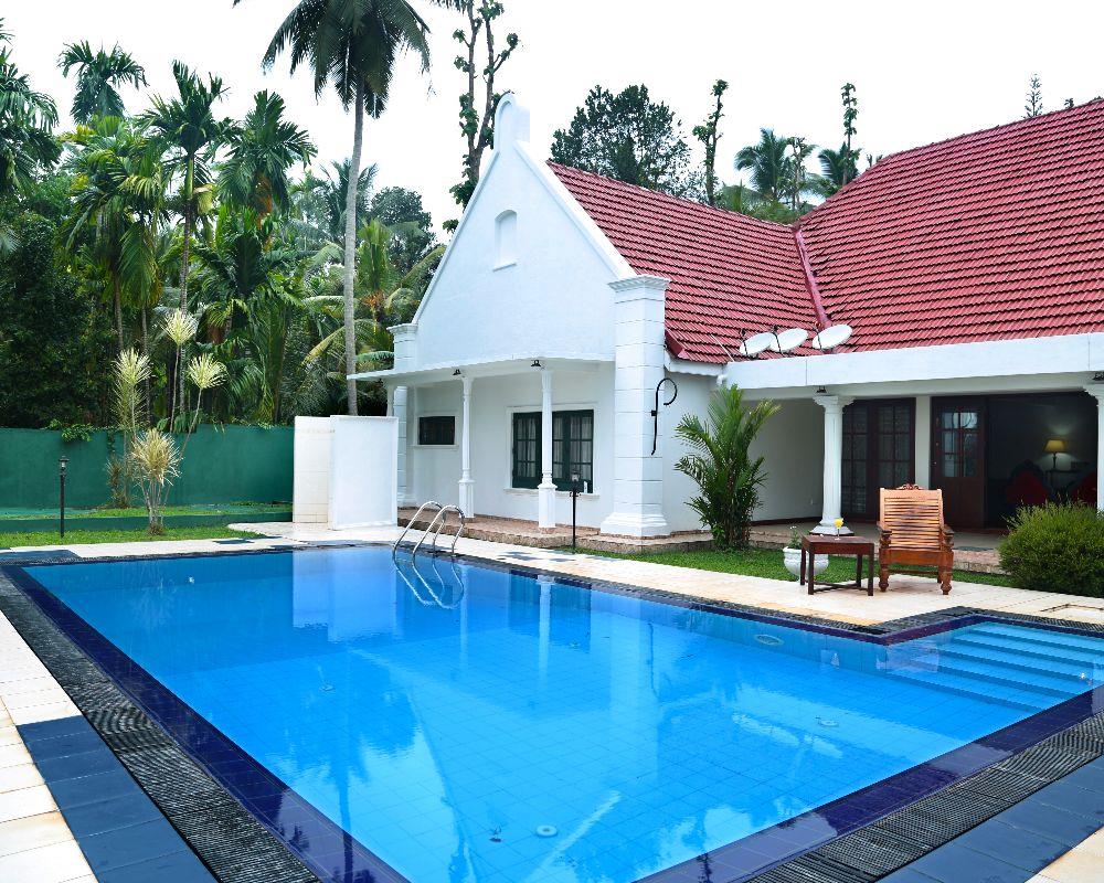 Anthiekka Airport White Villa photo 3