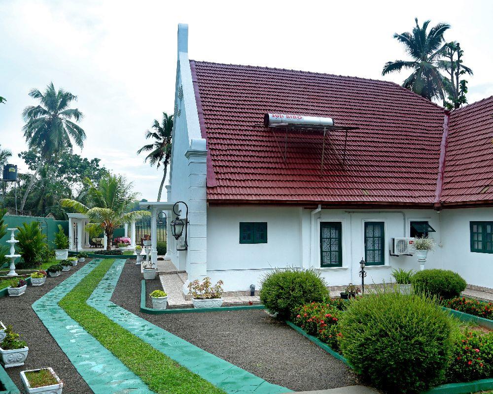 Anthiekka Airport White Villa