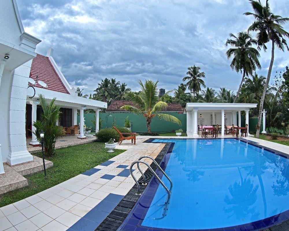 Anthiekka Airport White Villa photo 4