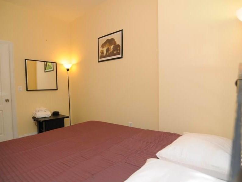 Uptown Central Deluxe Apartments photo 2