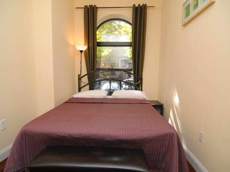 Uptown Central Deluxe Apartments photo 4