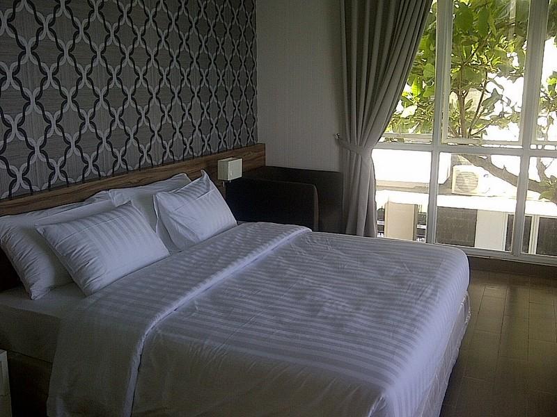 Villa nine photo 3