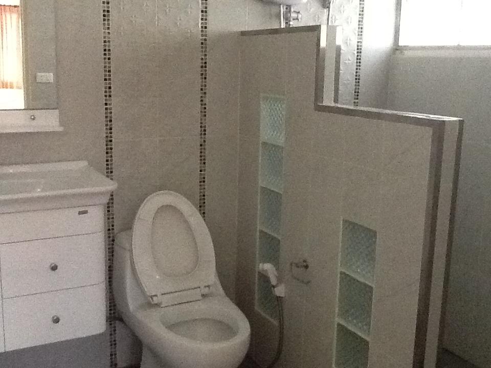 Hilltop Chalet photo 2