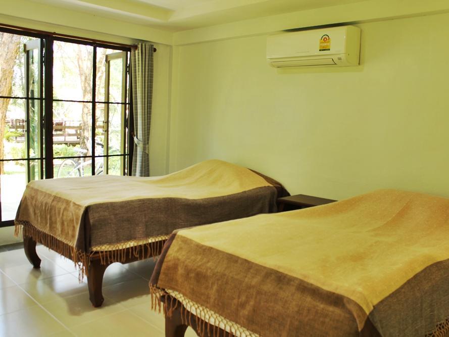 Hilltop Chalet photo 5