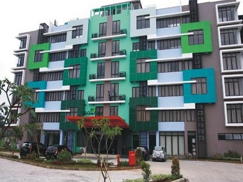 The Green Hotel Bekasi image 1