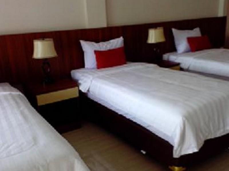 Santa Monica Hotel And Convention photo 2