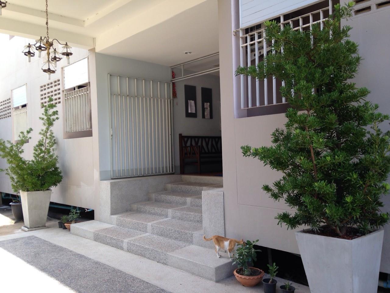 Zwa Hotel Amnatcharoen photo 2