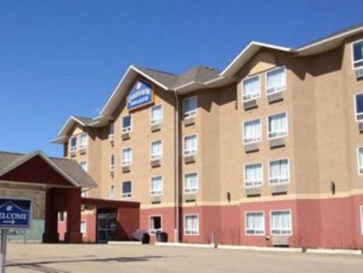 Lakeview Inns & Suites Chetwynd image 1