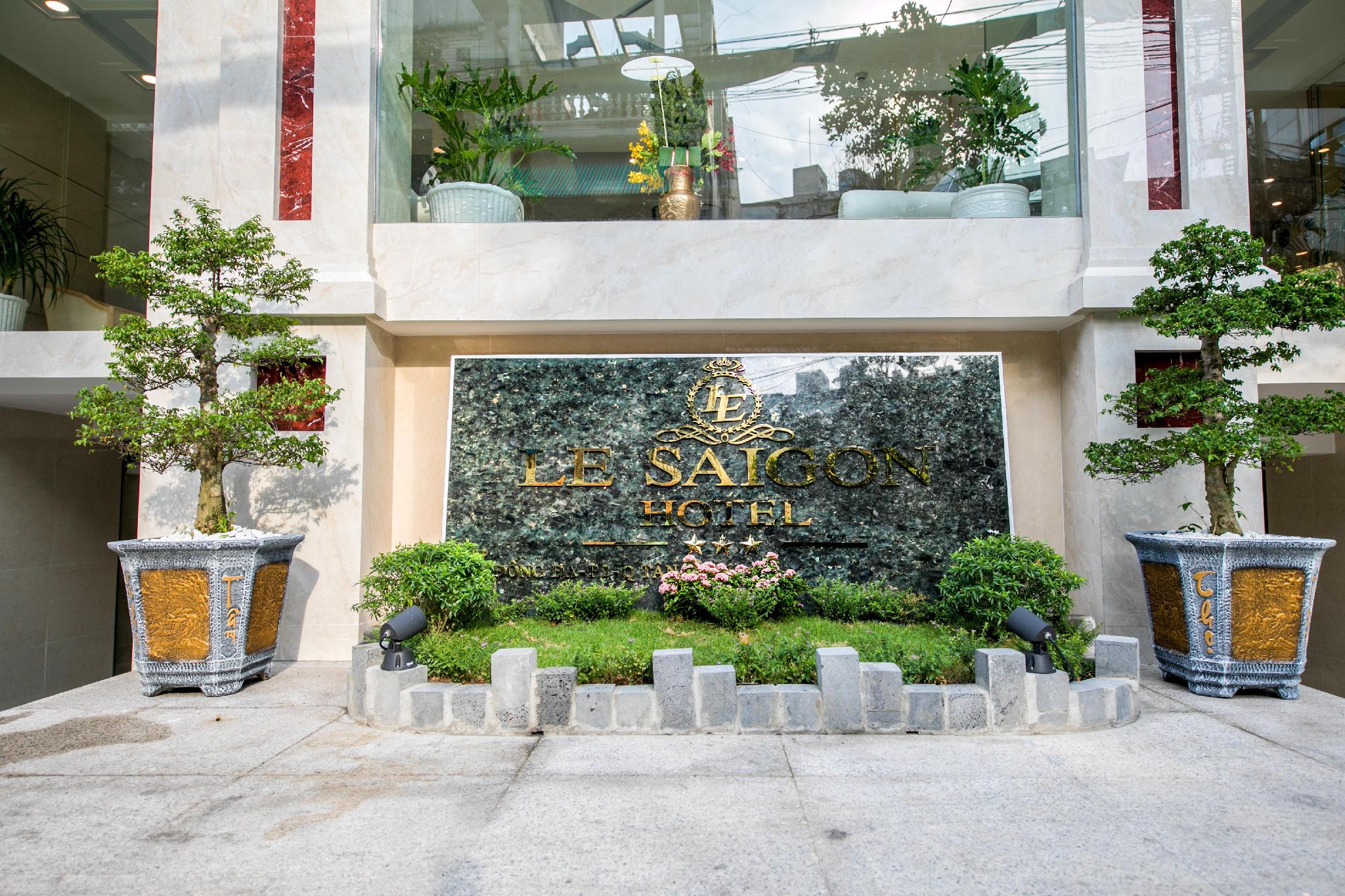 Le Saigon Hotel image 1