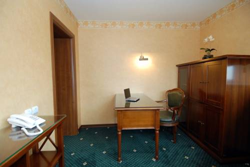 La Vie De Chateau, Otel'