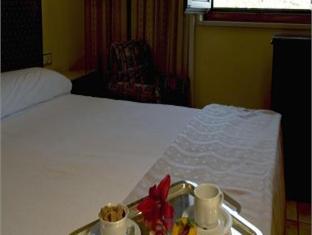 Hotel Exe Alfonso VIII 에스트레마두라 Spain thumbnail