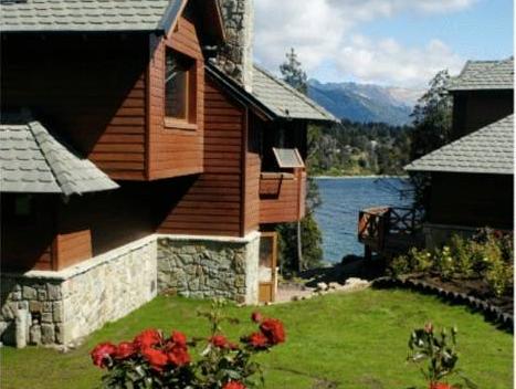 Charming Luxury Lodge & Private Spa San Carlos de Bariloche Argentina thumbnail