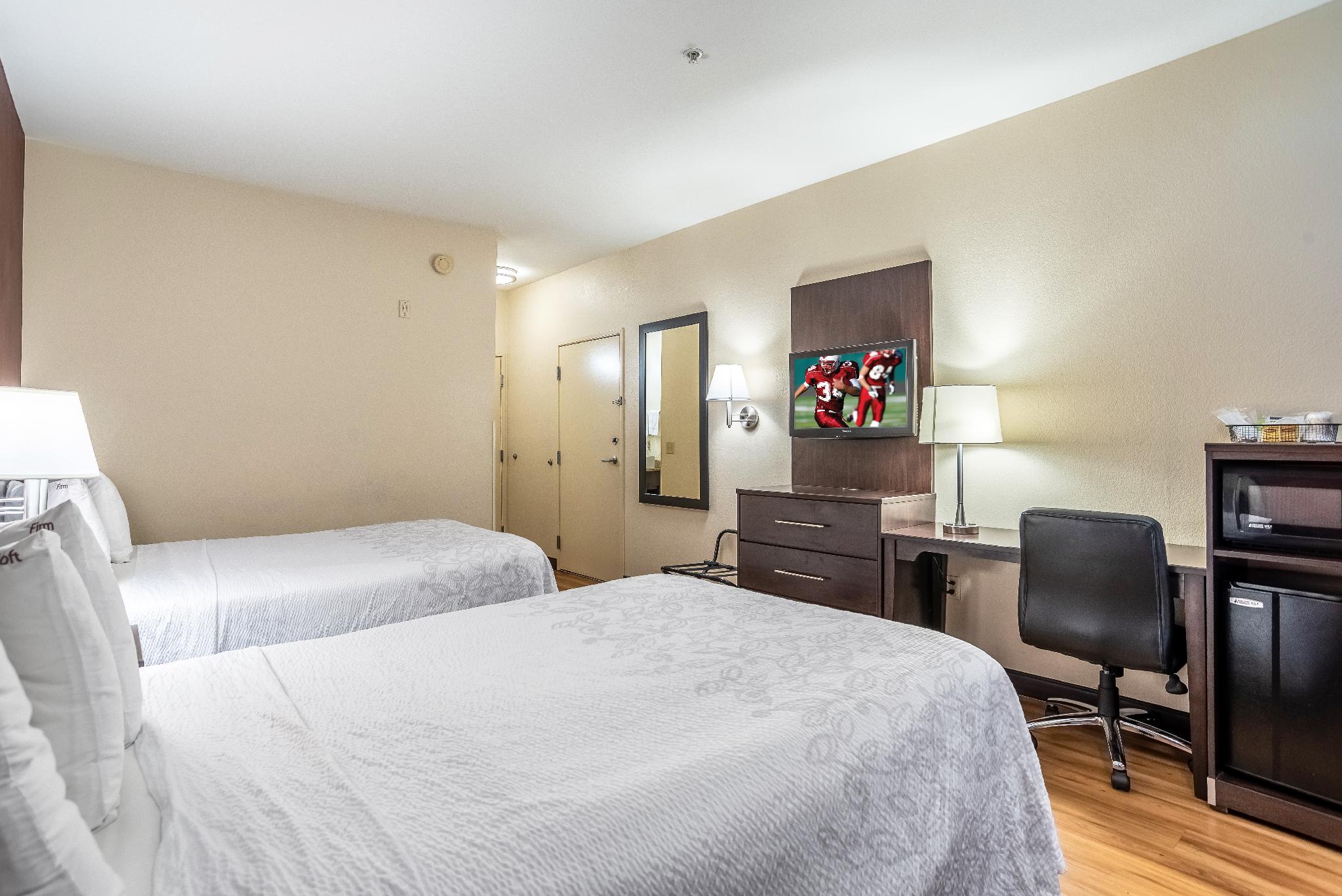 Red Roof Inn PLUS+ Austin South – Airport. - Tap to explore photos
