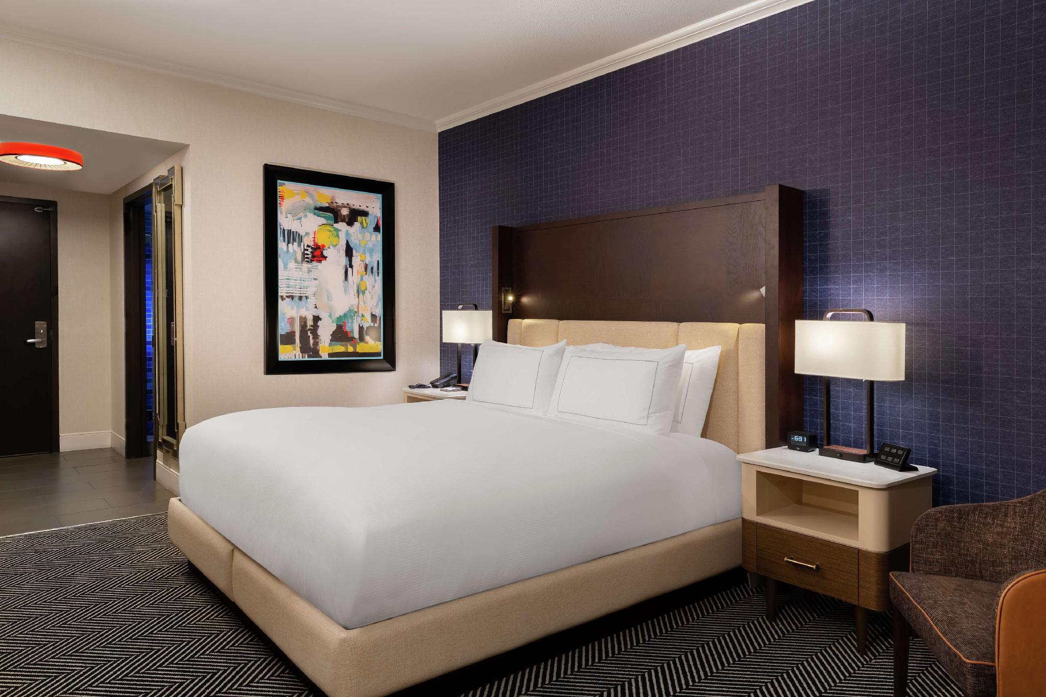Hilton Austin - Tap to explore photos