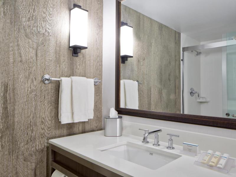 Hilton Garden Inn Scottsdale Old Town - Tap to explore photos