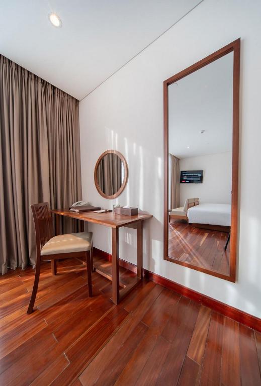Green Beach Hotel Nha Trang - Tap to explore photos