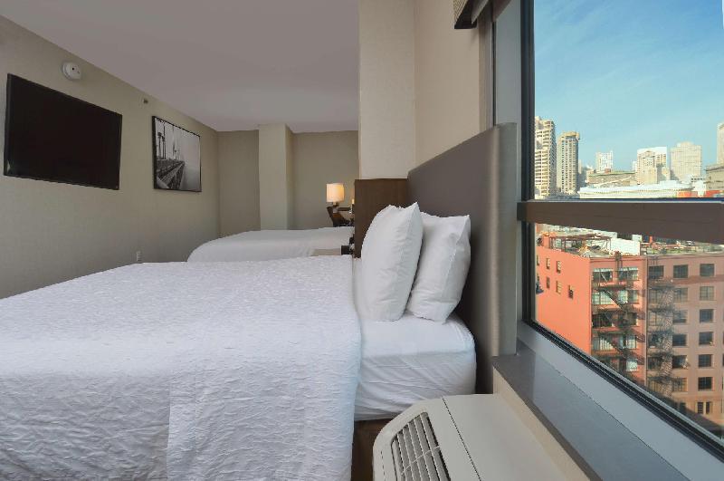 Hampton Inn San Francisco Downtown/Convention Center - Tap to explore photos