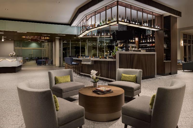 DoubleTree by Hilton Tucson Downtown Convention Center Room Type - Deluxe King Room