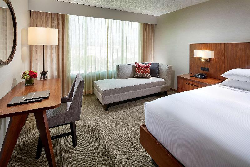 Hilton Pasadena - Tap to explore photos