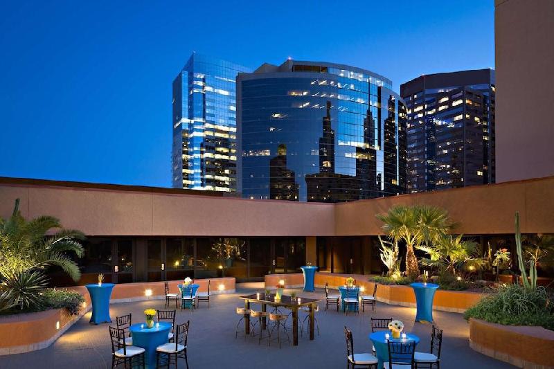 Hyatt Regency Phoenix Room Type - 1 KING DELUXE