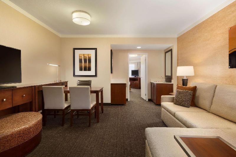 Embassy Suites by Hilton Austin Downtown South Congress - Tap to explore photos